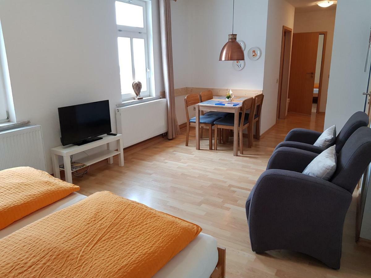 Apartment Und Bistro Zum Glasmacher *